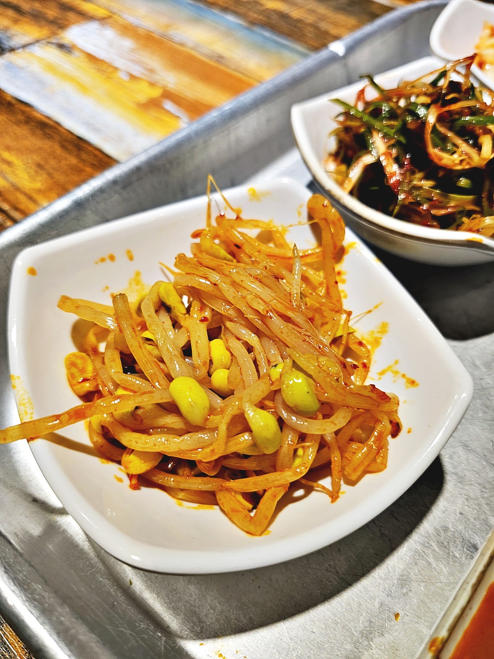 기본 반찬, 콩나물무침과 파채