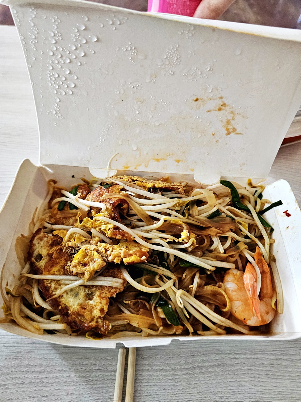 포장한 팟타이 종이 상자