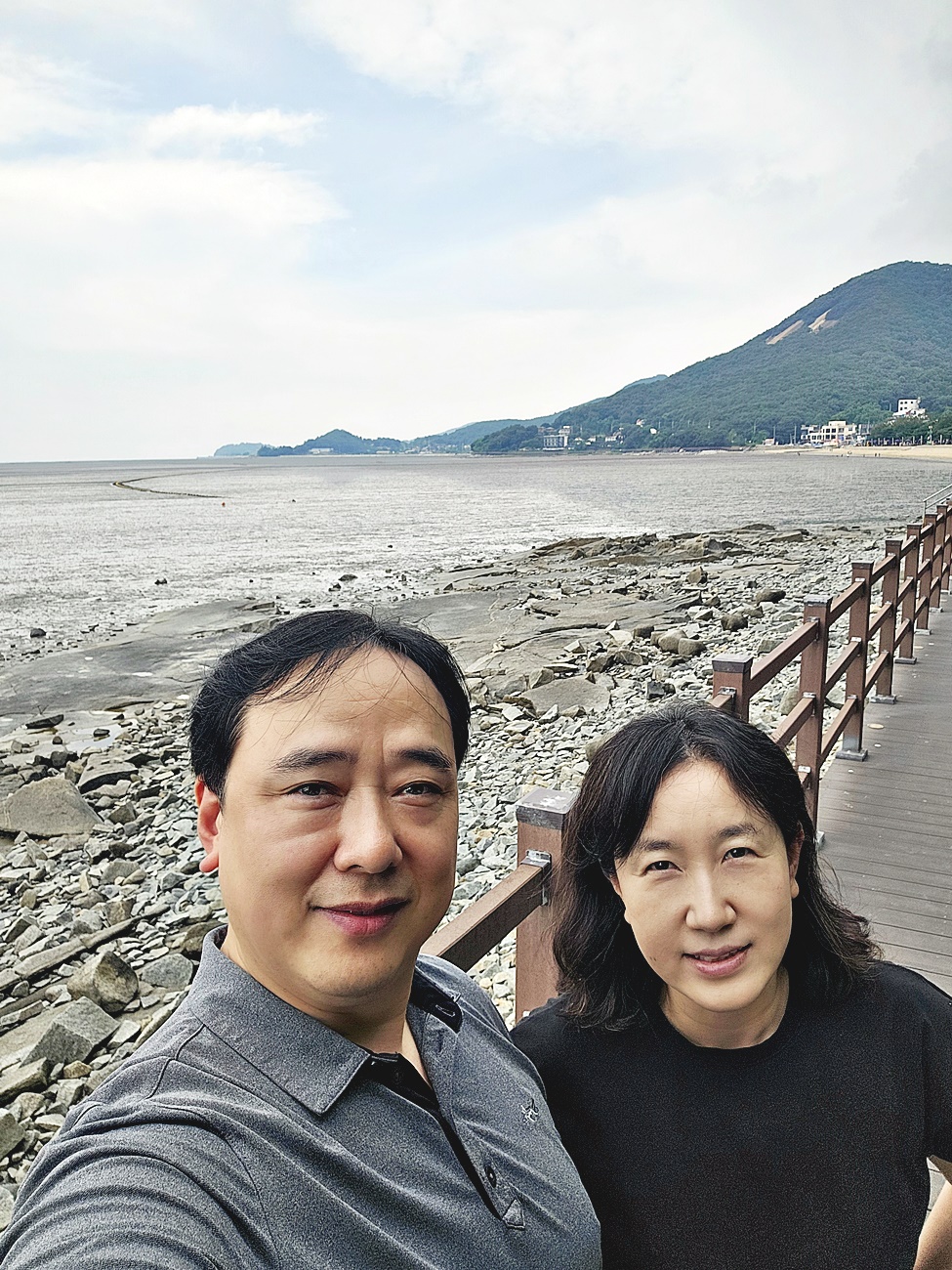 동막해변에서 바라본 바다와 해변