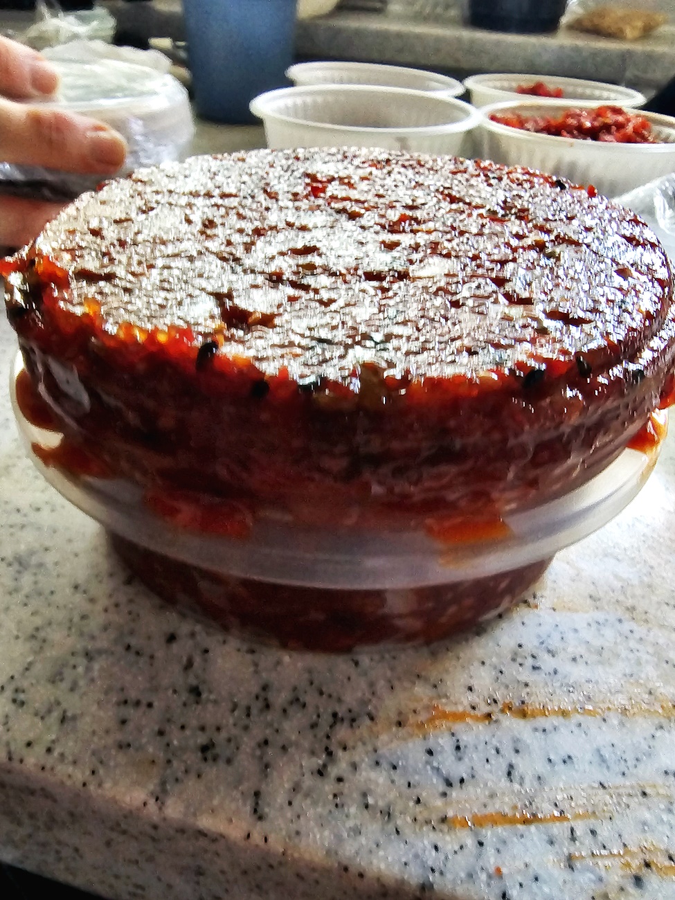 통에 담긴 갈치속젓